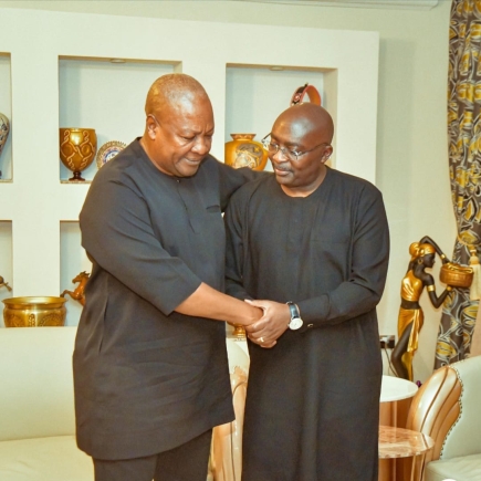 Bawumia Visits President Mahama, Extends Condolences Over National Tragedy