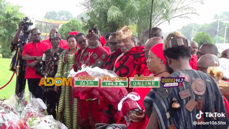 Ga Mantse Pays Floral Tribute to Helicopter Crash Victims