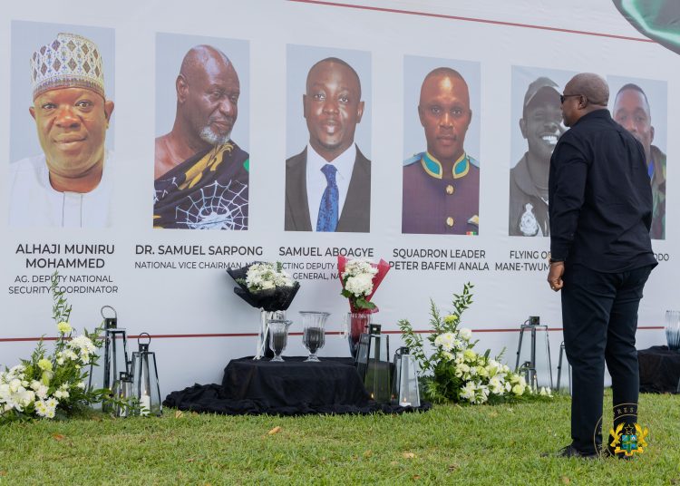 Presidency Holds Wreath-Laying Ceremony for Helicopter Crash Victims